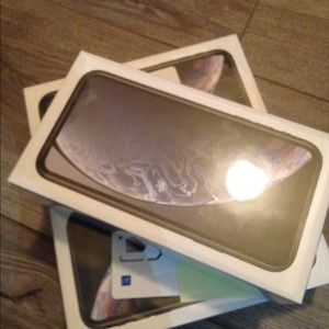 Meet your Posher, Hala